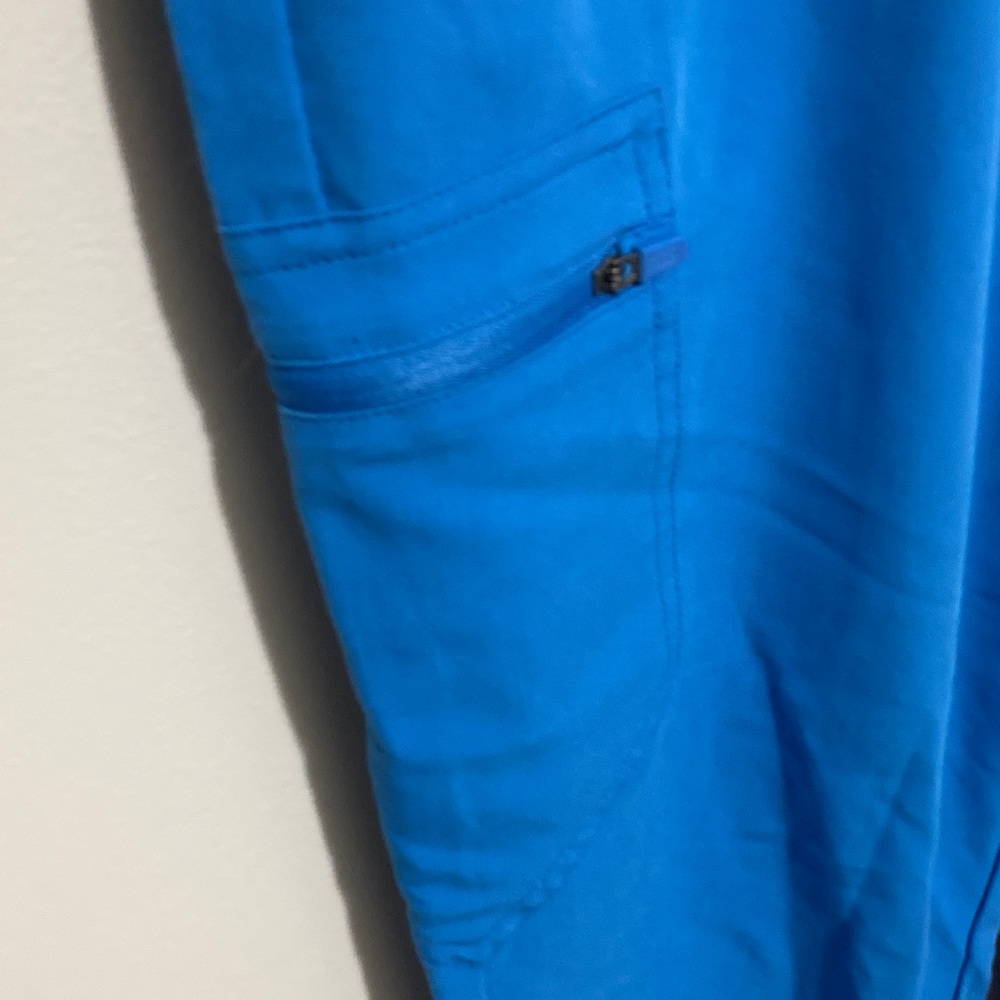 Figs Vibrant Blue Scrub Pants High Waisted Zamora Joggers Women’s Size Large - Picture 8 of 16